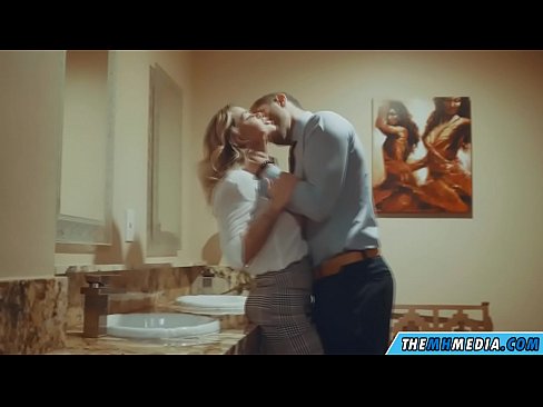 ❤️ As in busty blonde jo ferliedt yn in iepenbier toilet Superseks op fy.mrpornogratis.ru ﹏